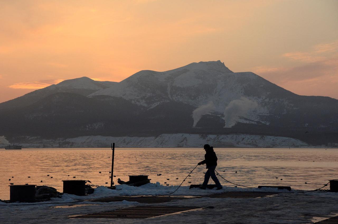 Vue sur l'une des quatre îles Kouriles (Kunashir), en décembre 2016. [Reuters - Yuri Maltsev]