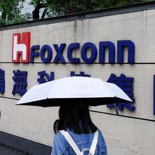 Les employés de l'usine Foxconn à Zhengzhou, principal lieu de production de l'iphone d'Apple, est en confinement strict. [Reuters - Carlos Garcia Rawlins]