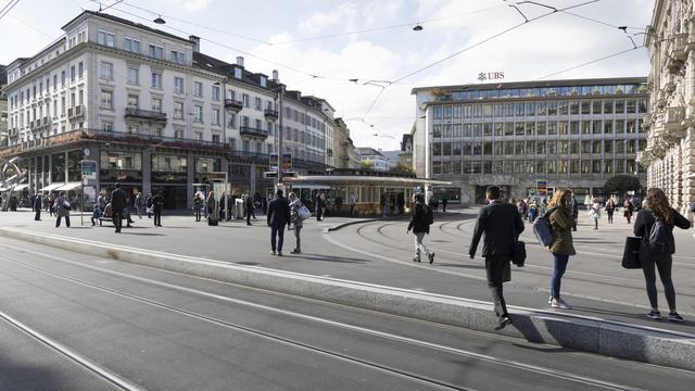 La place financière suisse peut mieux faire en matière de compatibilité climatique. [Keystone - Gaëtan Bally]