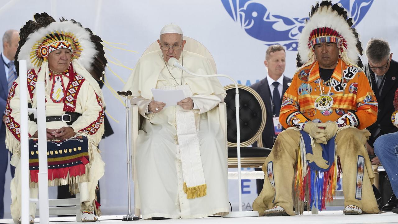 Le pape "demande pardon pour le mal" fait aux autochtones du Canada. [AP/Keystone - Nathan Denette/The Canadian Press]