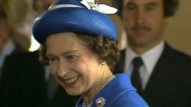 La reine Elizabeth II d'Angleterre lors de sa visite en Suisse en 1980. [RTS]