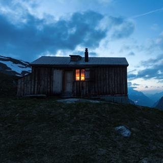 L'eau manque de plus en plus dans les cabanes de montagne. [Keystone - Arno Balzarini]