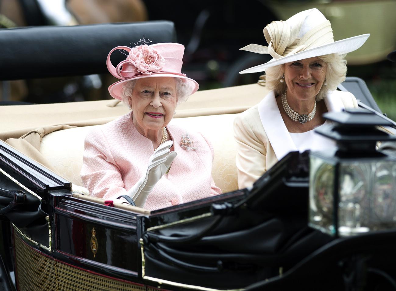 La reine Elizabeth II dit que Camilla devrait devenir reine consort. [Keystone - Alastair Grant]