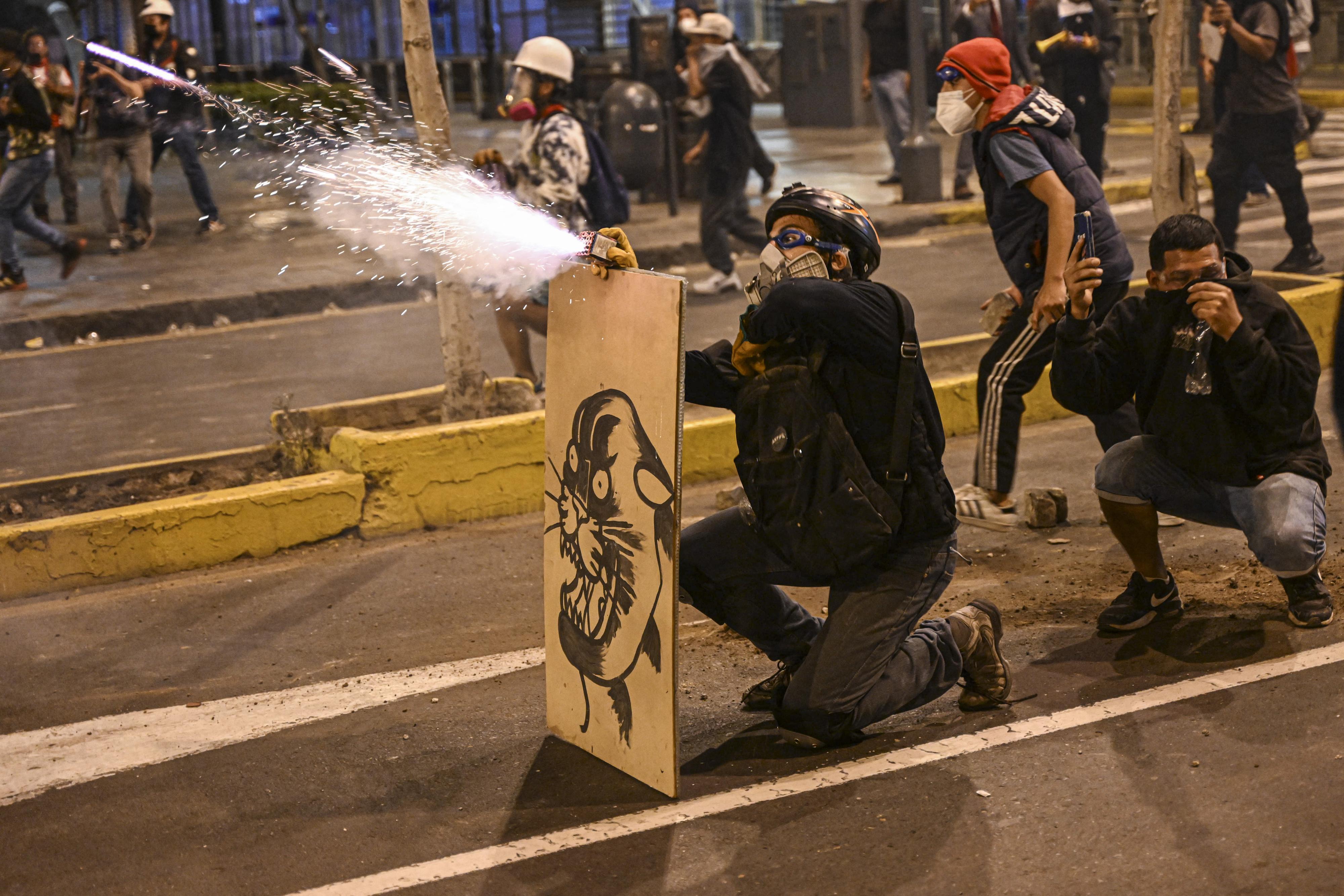 Au Pérou, les manifestations ne faiblissent pas après la destitution du président Pedro Castillo