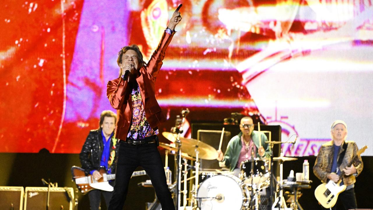 Ronnie Wood, Mick Jagger, Keith Richards et Steve Jordan le 1er juin 2022 en concert à Madrid. [AFP - HANS KLAUS TECHT]
