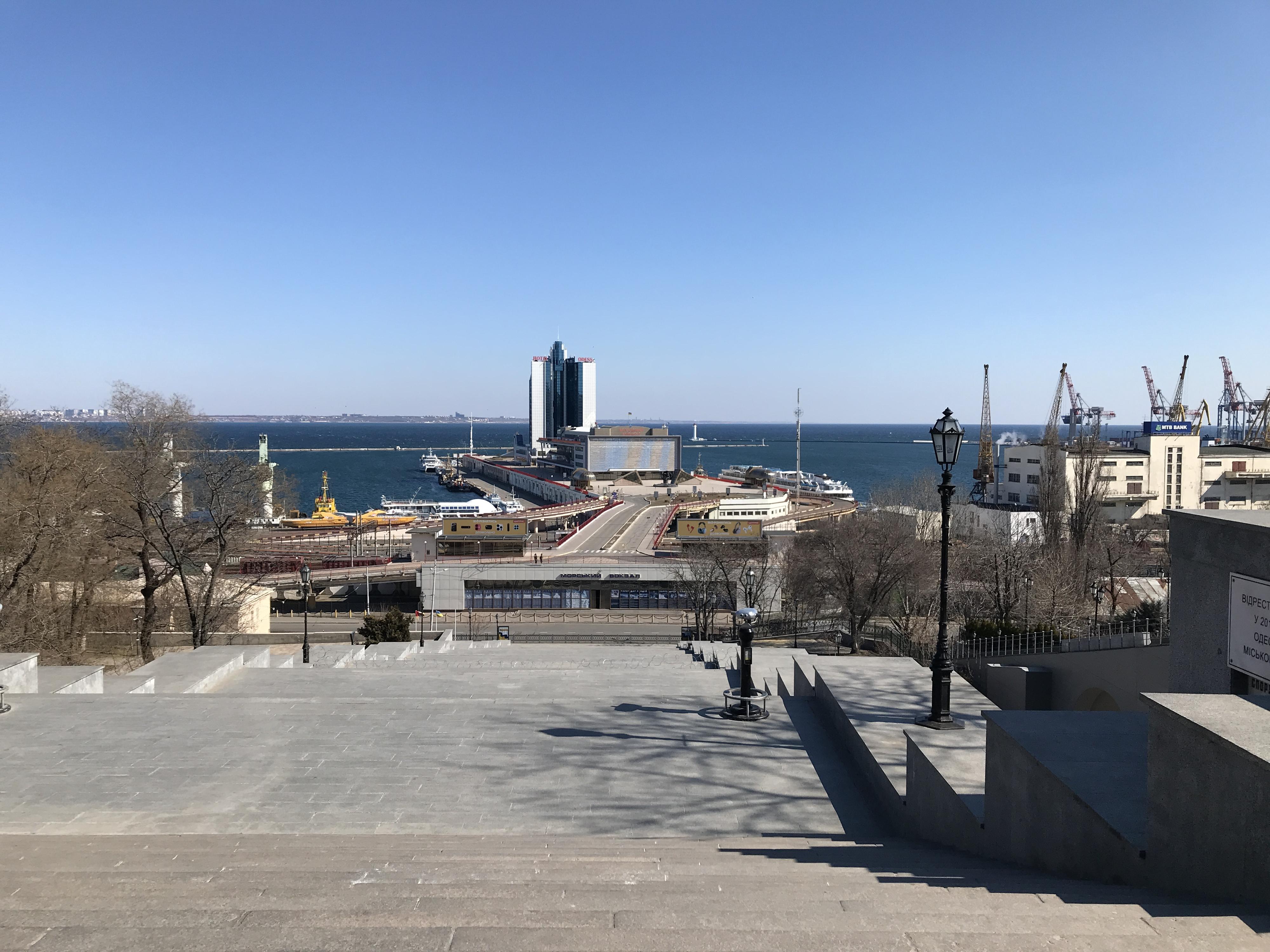 L'immense Escalier du Potemkine, qui descend vers le front de mer d'Odessa. [RTS - Maurine Mercier]