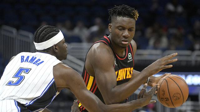 Clint Capela et les Hawks ont signé 2 succès en 24 heures. [AP Photo/Phelan M. Ebenhack]