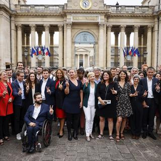 Les nouveaux élus de la Nupes à l'Assemblée nationale française. [AP Photo - Thomas Padilla - Keystone]