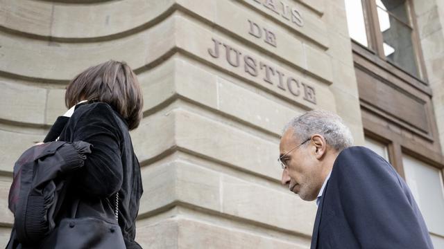 Tariq Ramadan devant le Palais de justice de Genève en octobre 2022. [Keystone - Martial Trezzini]