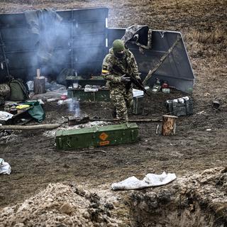 Nord-est de Kiev, 3 mars 2022 - Un soldat ukrainien sur une ligne de front. [AFP - Aris Messinis]
