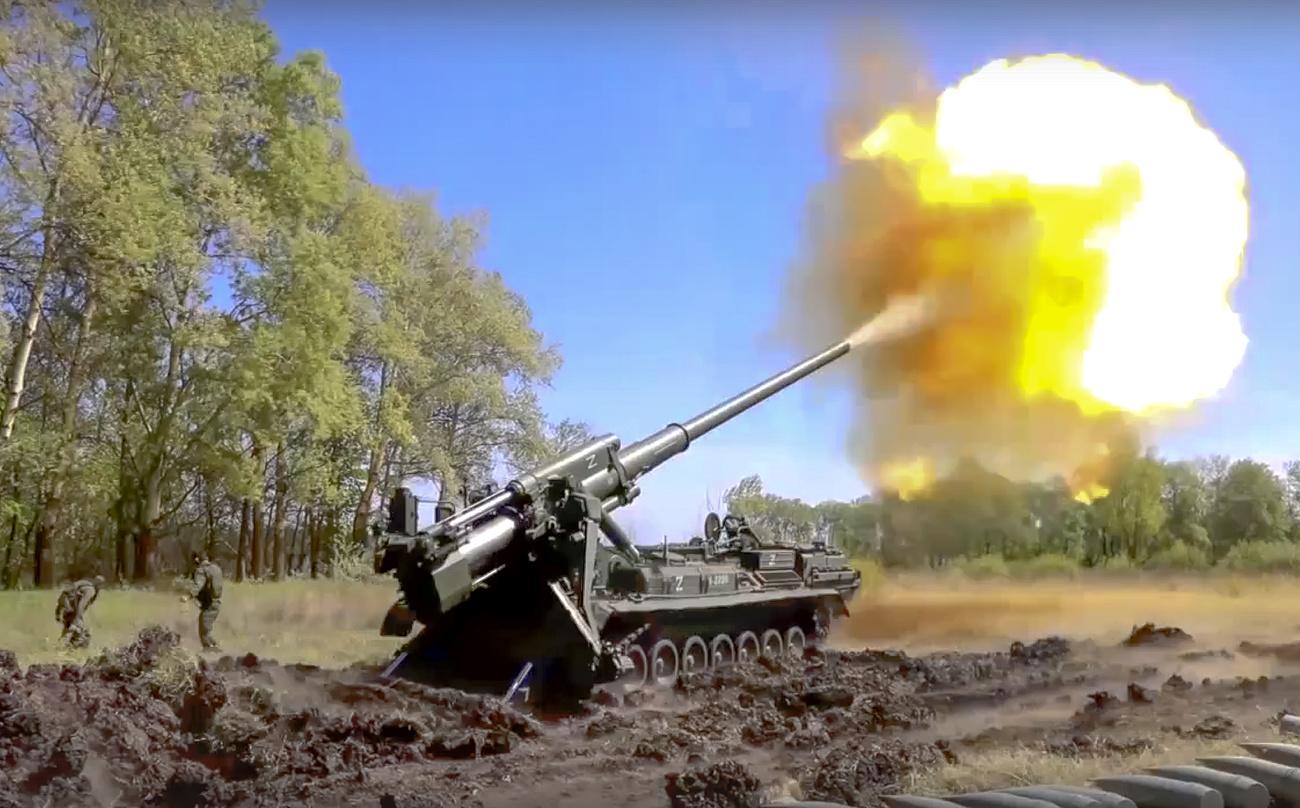 Photo d'un système d'artillerie russe publiée le 5 juin par le Ministère de la défense russe. [Keystone - Ministère russe de la défense]