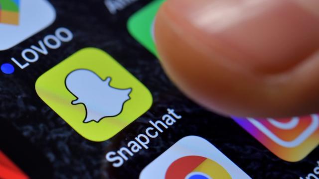 Snapchat+ permet de savoir qui a revu une de vos publications pour 3,99$ par mois [Keystone - Sascha Steinbach]