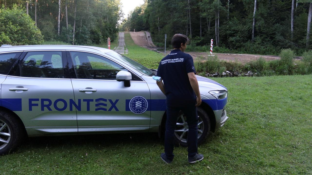 Un véhicule de Frontex en Lituanie. [Keystone - EPA/STR]
