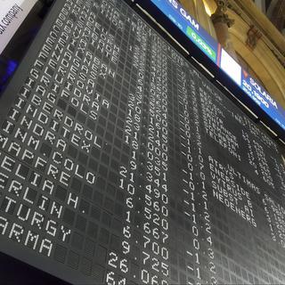 Un panneau montre l'évolution de l'Ibex 35 et d'autres informations sur les actions à la Bourse de Madrid, à Madrid, en Espagne, le 23 juin 2022. [EPA/KEYSTONE - Altea Tejido]