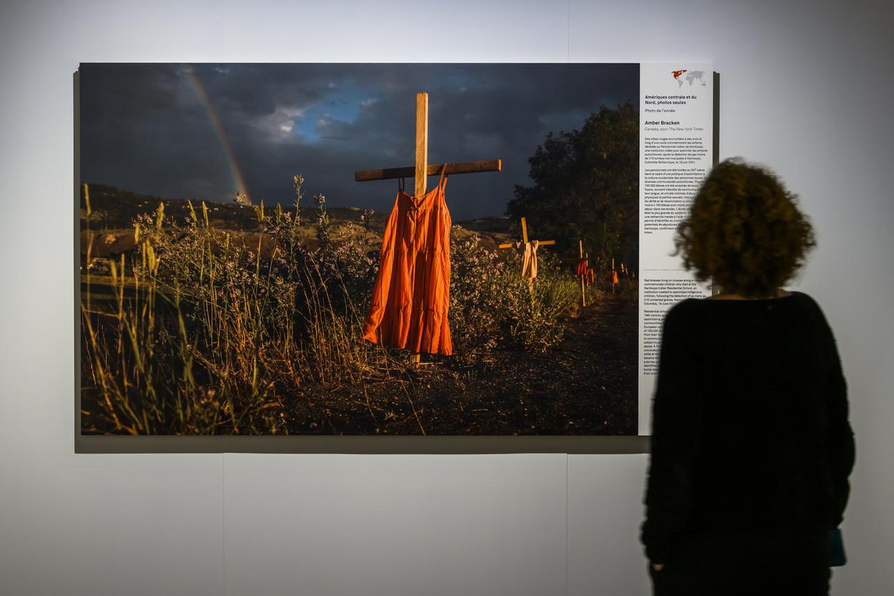 La photo de la Canadienne Amber Bracken, gagnante du prix World Press Photo, au Château de Prangins. [Keystone - Amber Bracken/Jean-Christophe Bott]