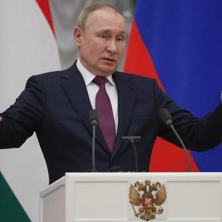 Mardi, le président russe Vladimir Poutine s'exprimait pour la première fois publiquement depuis des semaines sur le sujet de l'Ukraine, lors d'une conférence de presse à Moscou. [KEYSTONE - YURI KOCHETKOV]