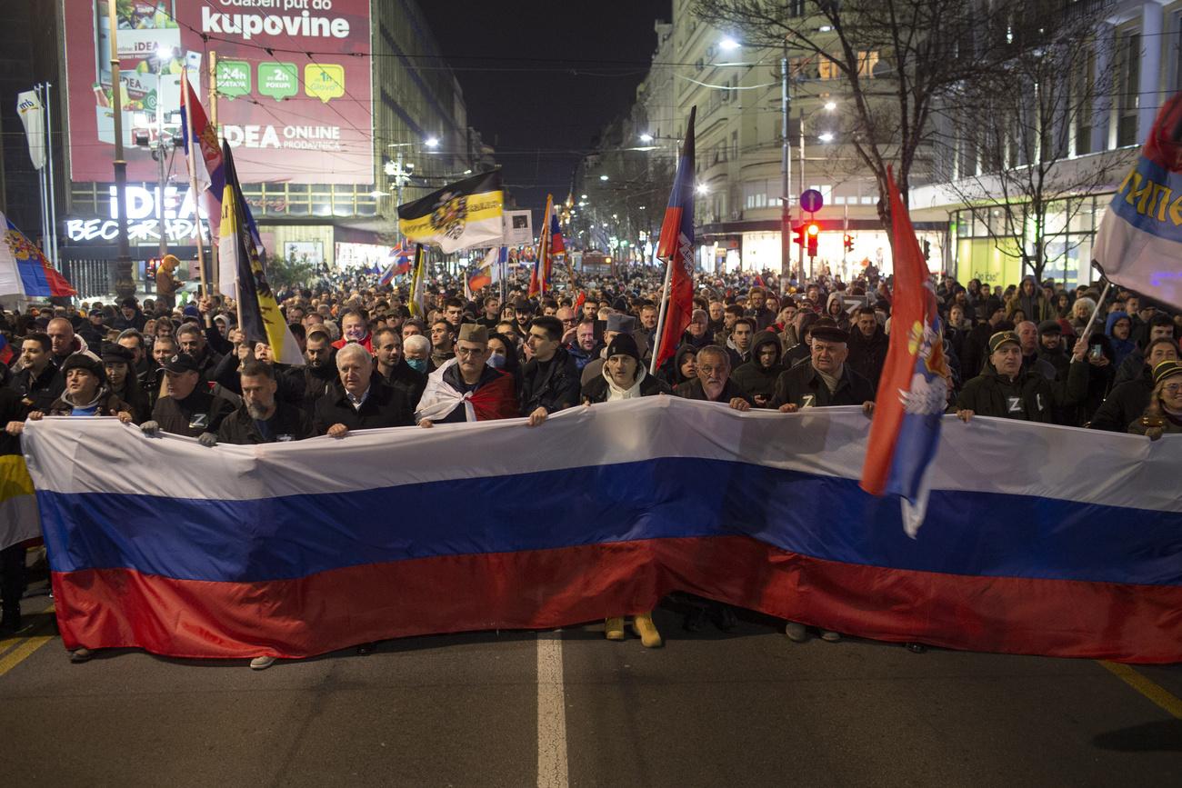 Une manifestation prorusse à Belgrade, le 4 mars 2022. [Keystone - AP/Marko Drobnjakovic]