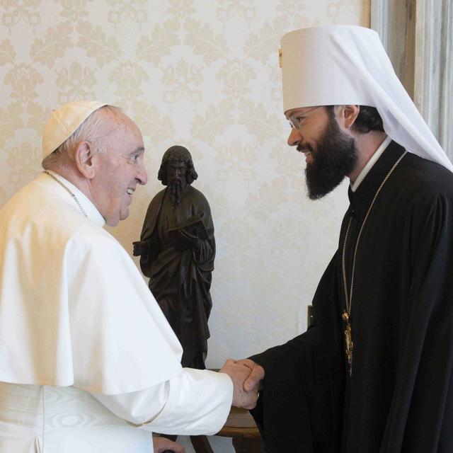 Le pape François a accueilli Mgr Antoine Sevriouk au Vatican, 05.08.2022. [Vatican Media/EPA/Keystone]
