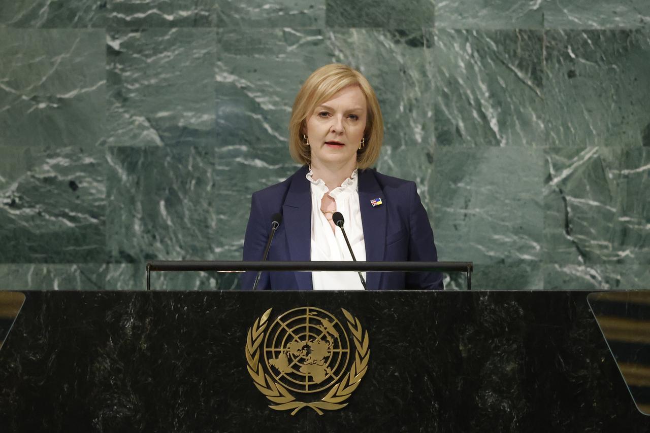 Liz Truss à la tribune de l'Assemblée générale de l'ONU à New York. [Keystone/AP - Jason DeCrow]