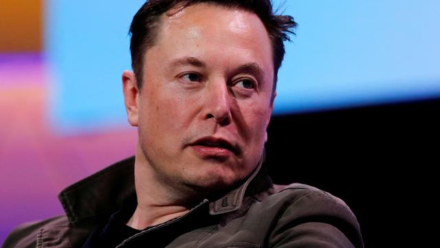 Elon Musk est visé par le gendarme boursier américain. [Reuters - Mike Blake]