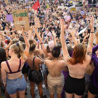 Des manifestantes lors de la grève féministe le 14 juin 2021 à Lausanne. [Keystone - Laurent Gillieron]