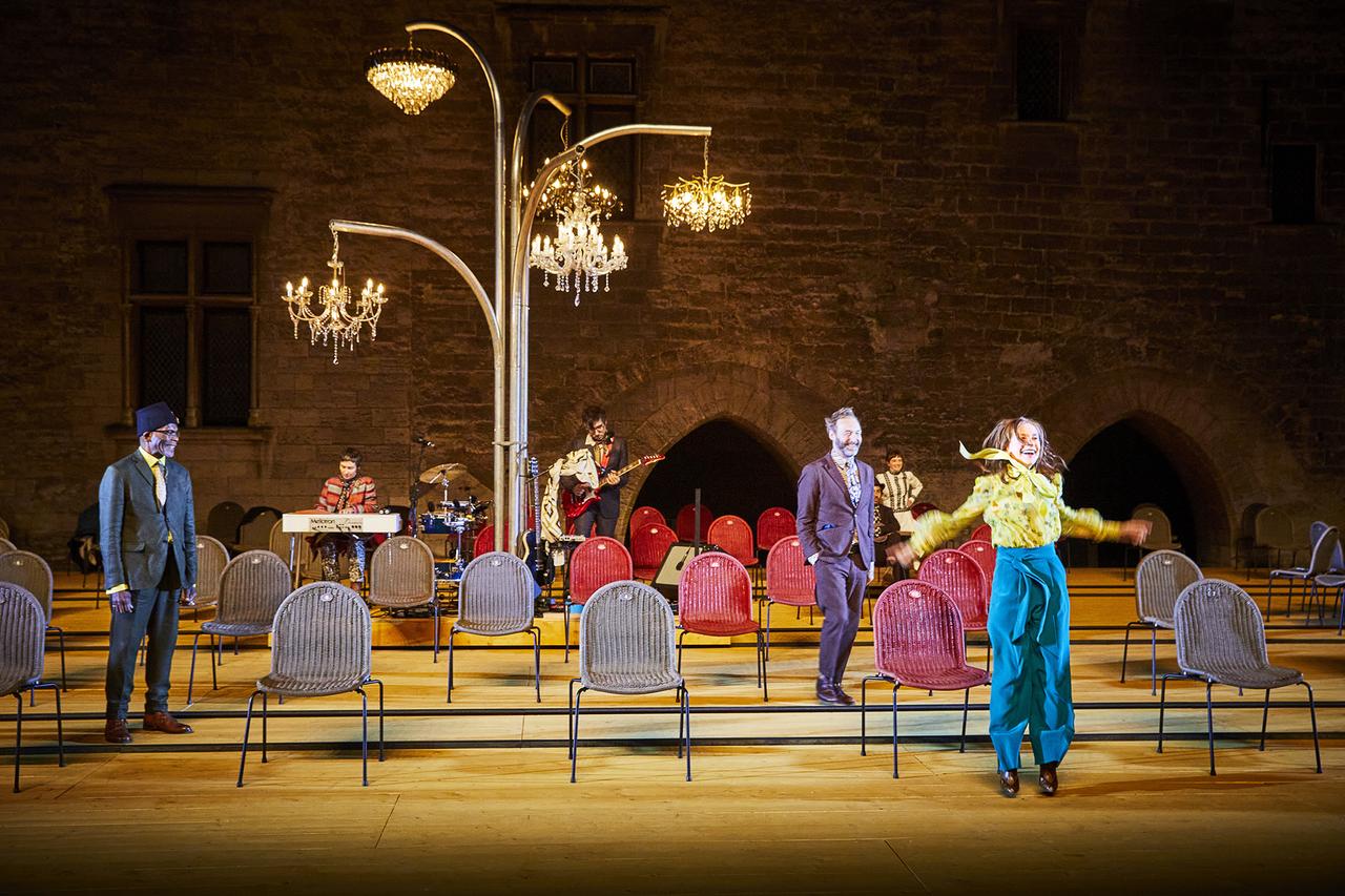 Une image du spectacle "Le Cerisaie" de Tiago Rodrigues. [Festival d'Avignon - Christophe Raynaud de Lage]