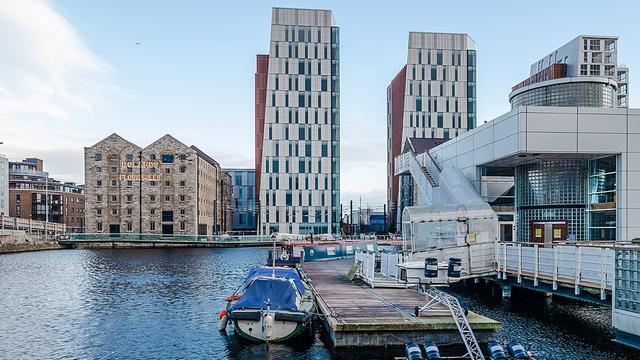 Le quartier du Grand Canal à Dublin a été surnommé "Silicon Docks" en référence à la Silicon Valley. [Wikipedia - William Murphy]