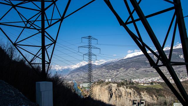 Achetée plus chère, l'électricité sera aussi facturée plus chère. [Keystone - Olivier Maire]