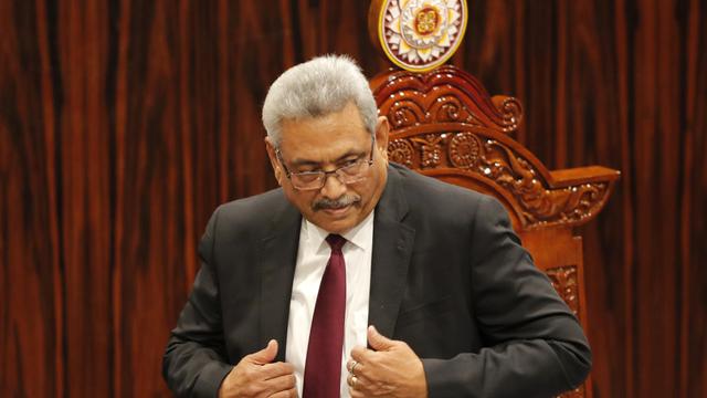 Le président sri-lankais Gotabaya Rajapaksa est en mauvaire posture, avec des manifestants qui réclament sa démission et des ministres qui quittent son gouvernement. [Eranga Jayawardena]