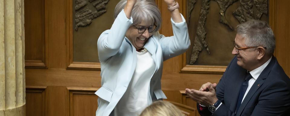 Le moment de l'annonce d'Elisabeth Baume-Schneider au Conseil fédéral. [Keystone - Anthony Anex]