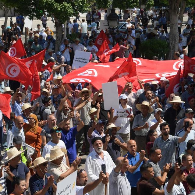 Des manifestations contre le président Saïed ont secoué Tunis, la capitale de la Tunisie, samedi 23 juillet 2022 [AFP - FETHI BELAID]