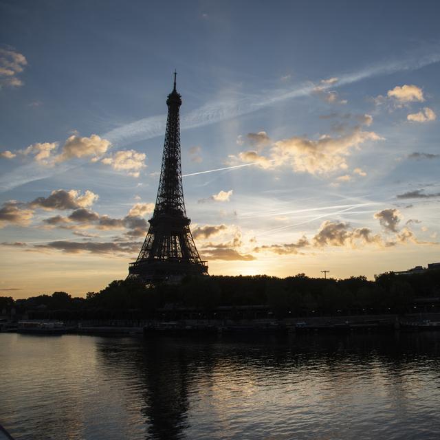 La Tour Eiffel sera éteinte plus rapidement pour économiser l'électricité. [AFP - Joao Luiz Bulcao / Hans Lucas]