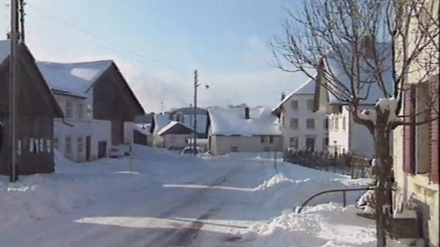 Le village jurassien des Pommerats en 1990. [RTS]