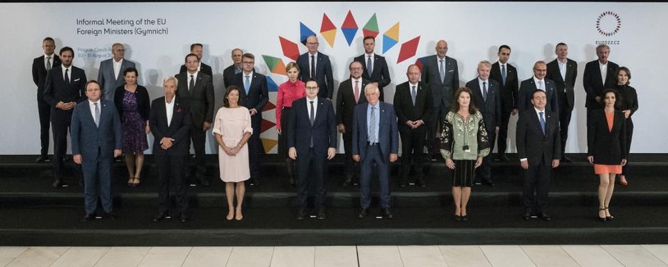 Les ministres européens des Affaires étrangères lors de leur réunion à Prague. [AFP - Michal Cizek]