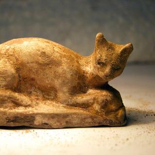Une statue égyptienne de chat découverte à Alexandrie. [AFP - Supreme Council of Antiquities]