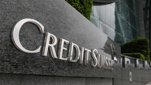 Le logo de Credit Suisse sur un bâtiment de Hong Kong. [Keystone - Jérôme Favre]