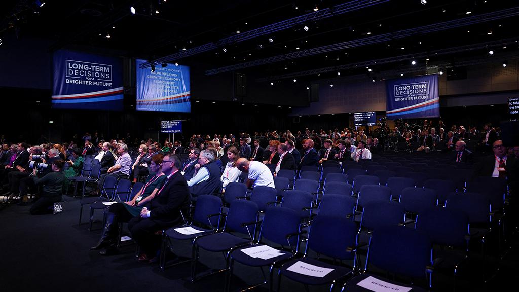 Le parti conservateur britannique a entamé son congrès annuel à Manchester, où il espère démontrer qu'il a un projet d'avenir pour le pays. [Reuters - Hannah McKay]