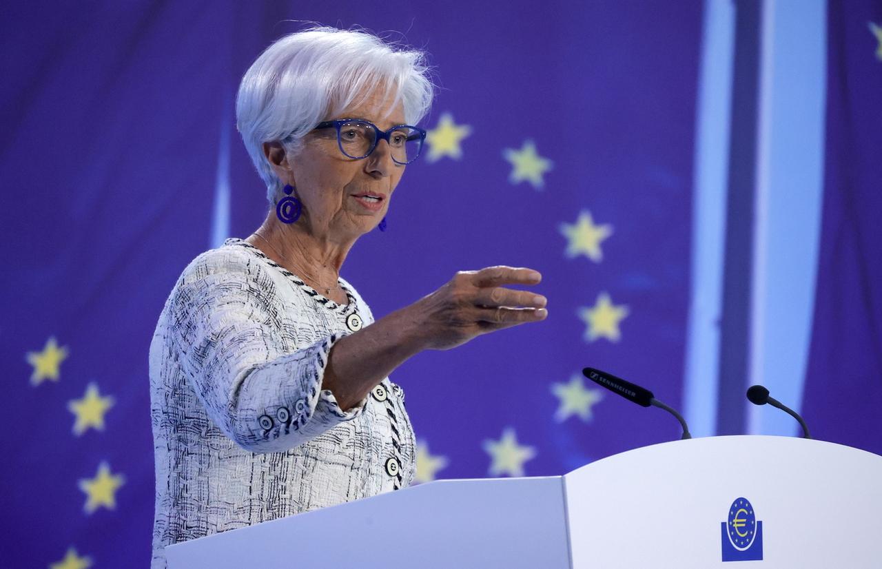 Christine Lagarde lors de la conférence de presse de la Banque centrale européenne, jeudi 15 juin. [Keystone - Ronald Wittek - EPA]