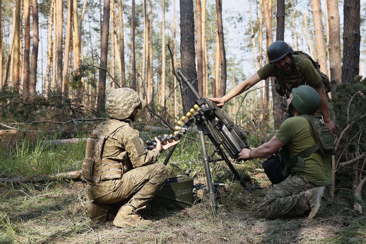 L'armée ukrainienne dit "avancer" sur le front malgré une "puissante résistance" des troupes russes. [Keystone - Roman Chop]