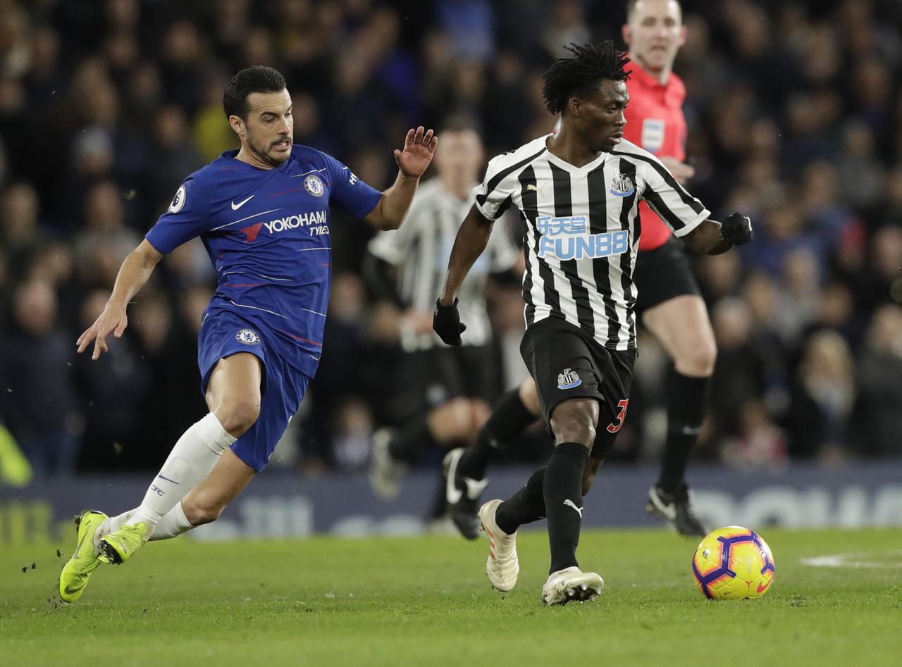 Christian Atsu (à droite) a notamment joué avec le club de Newcastle. [Keystone - AP Photo/Matt Dunham, File]