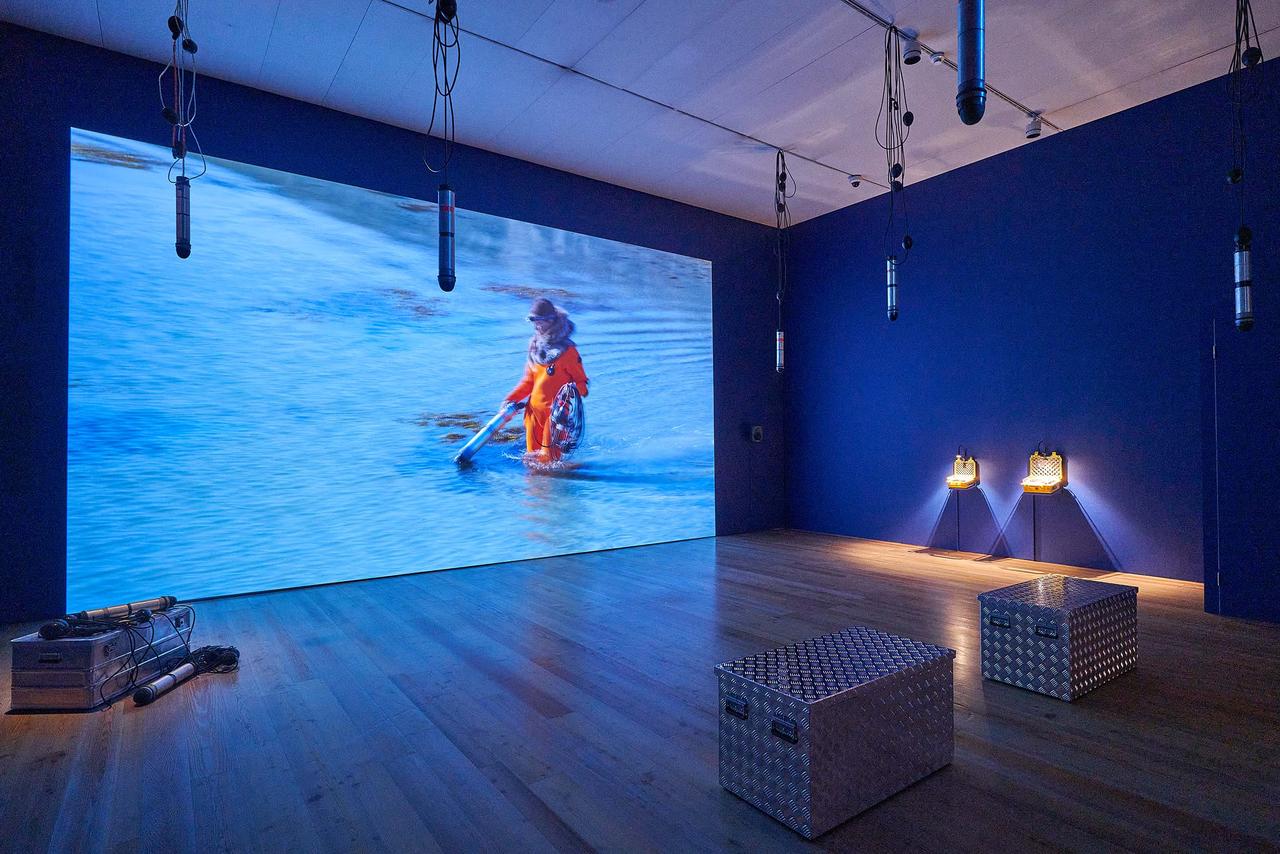 Ursula Biemann, "Acoustic Ocean", 2018, une oeuvre à découvrir au musée Tinguely, à Bâle. [Musée Tinguely - Daniel Spehr]