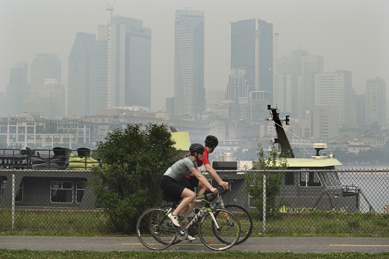 L'air de Montréal a été particulièrement pollué par les fumées des incendies de forêt. [Keystone/The Canadian Press via AP - Graham Hughes]