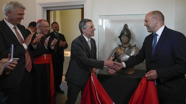 Ignazio Cassis ouvre l'ambassade de Suisse au Vatican [KEYSTONE - AP Photo/Gregorio Borgia]