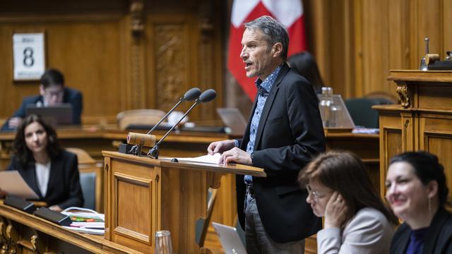 Le conseiller national Christophe Clivaz (Verts/VS) à la tribune du National lors de la session de printemps. [Keystone - Alessandro della Valle]