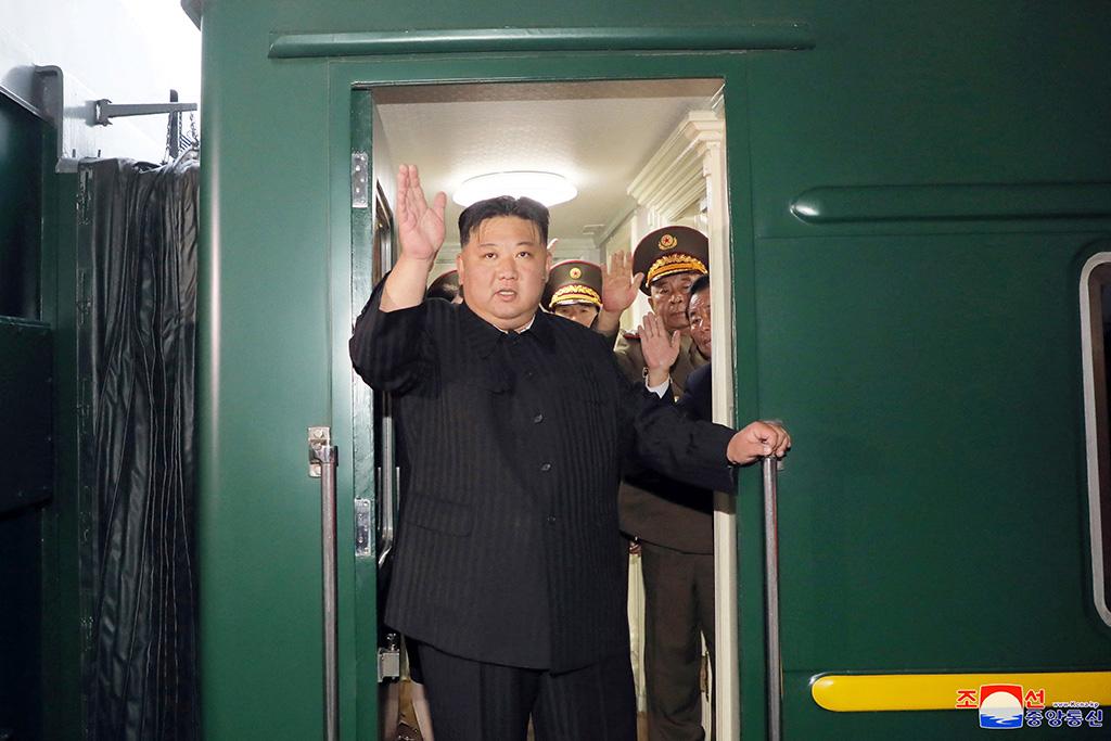 Le dirigeant nord-coréen Kim Jong Un est parti dimanche en train de Pyongyang pour se rendre en Russie où il doit rencontrer le président Vladimir Poutine, a indiqué l'agence nord-coréenne KCNA. [KCNA via Reuters]