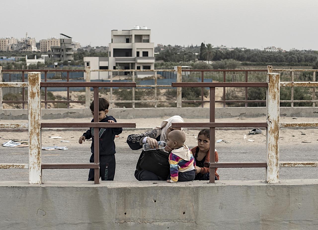 Les femmes et les enfants risquent la famine à Gaza, met en garde l'ONU. [Keystone - EPA/Haitham Imad]