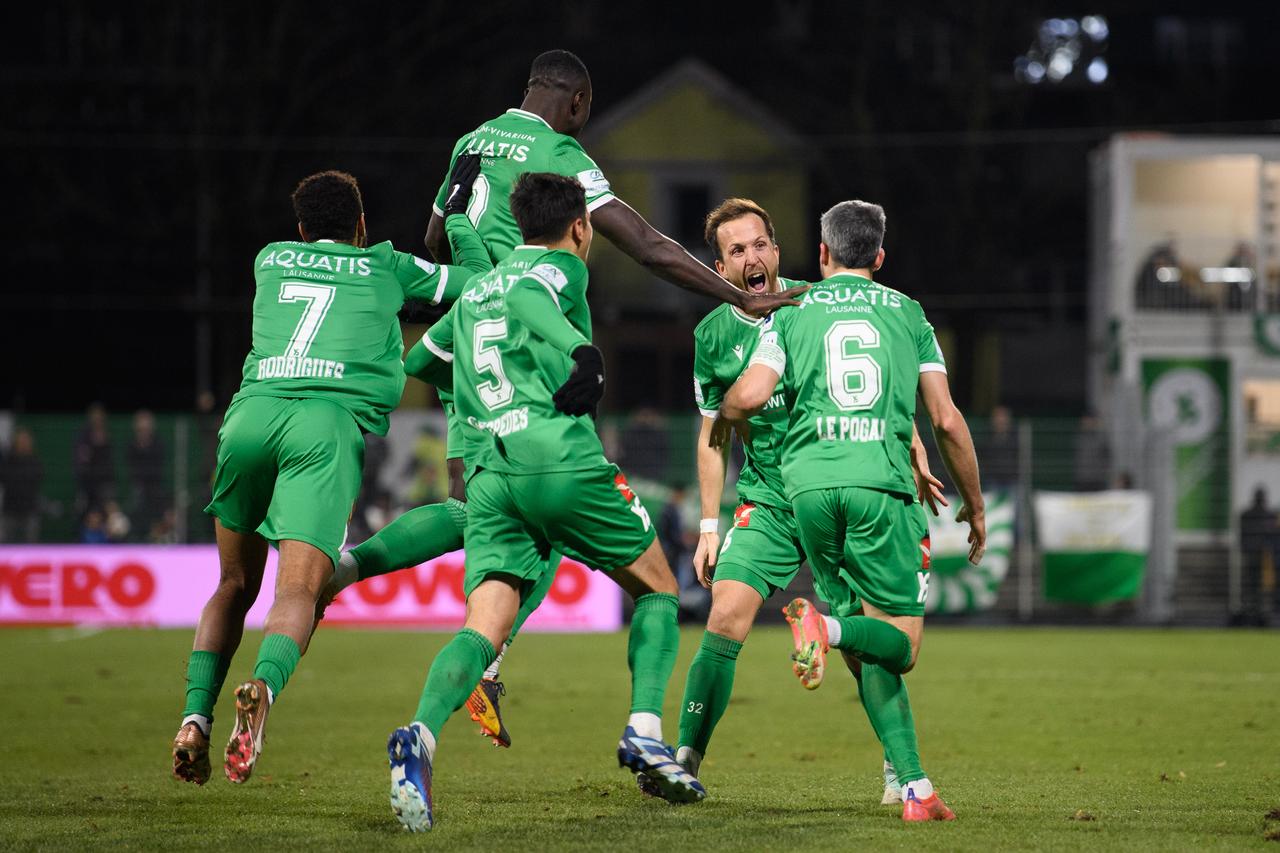 Les Yverdonnois jubilent après l'égalisation d'Anthony Sauthier. [Claudio De Capitani]