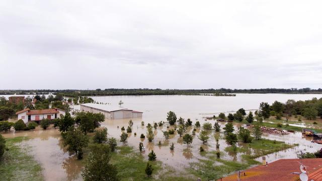 Vue d'une zone inondée par le débordement du torrent Idice à Budrio, près de Bologne, en Italie, le 17 mai 2023. [Keystone - EPA/MAX CAVALLARI]