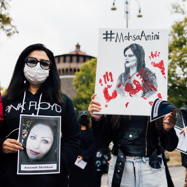 Manifestants après la mort de Mahsa Amini. Milan, Italie - 25 septembre 2022 [Depositphotos - Peus]