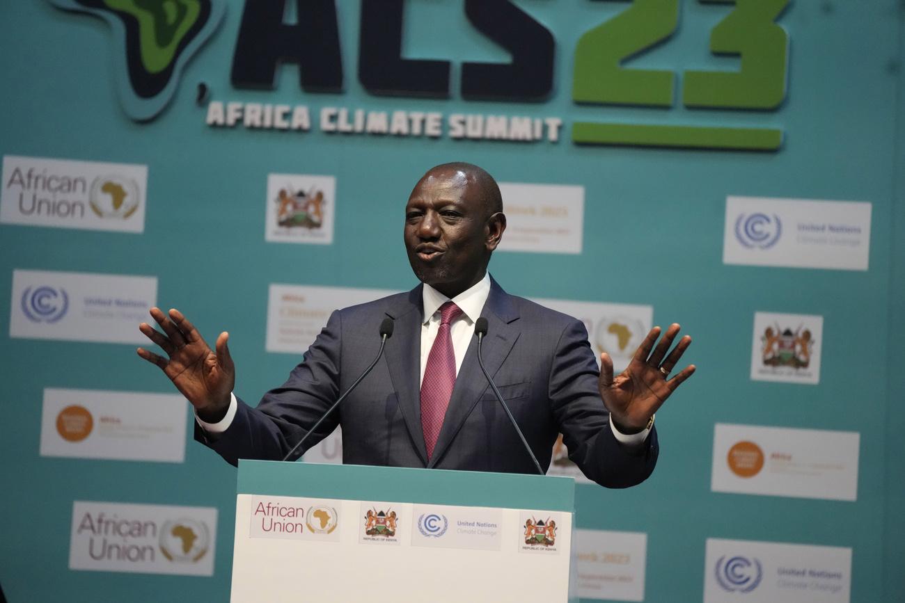 Le président du Kenya William Ruto lors de la réunion de conclusion du Sommet africain sur le climat à Nairobi. [Keystone - Khalil Senosi/AP Photo]